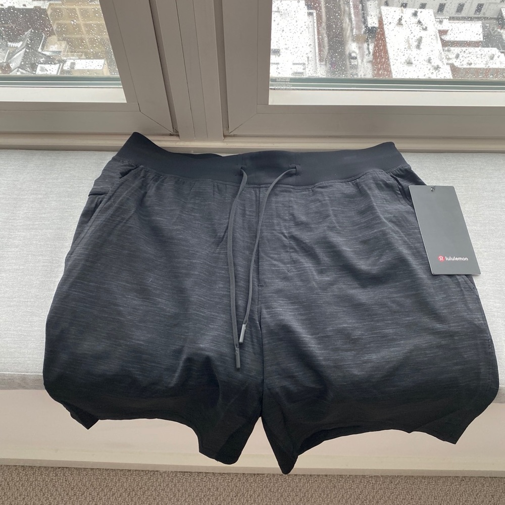 Lululemon the short 9 inch lined